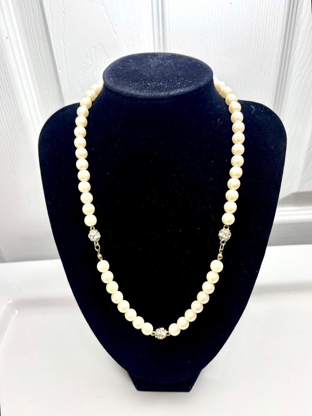 Stunning Vintage Avon Faux Pearl & Clear Rhinestone Balls Necklace Signed